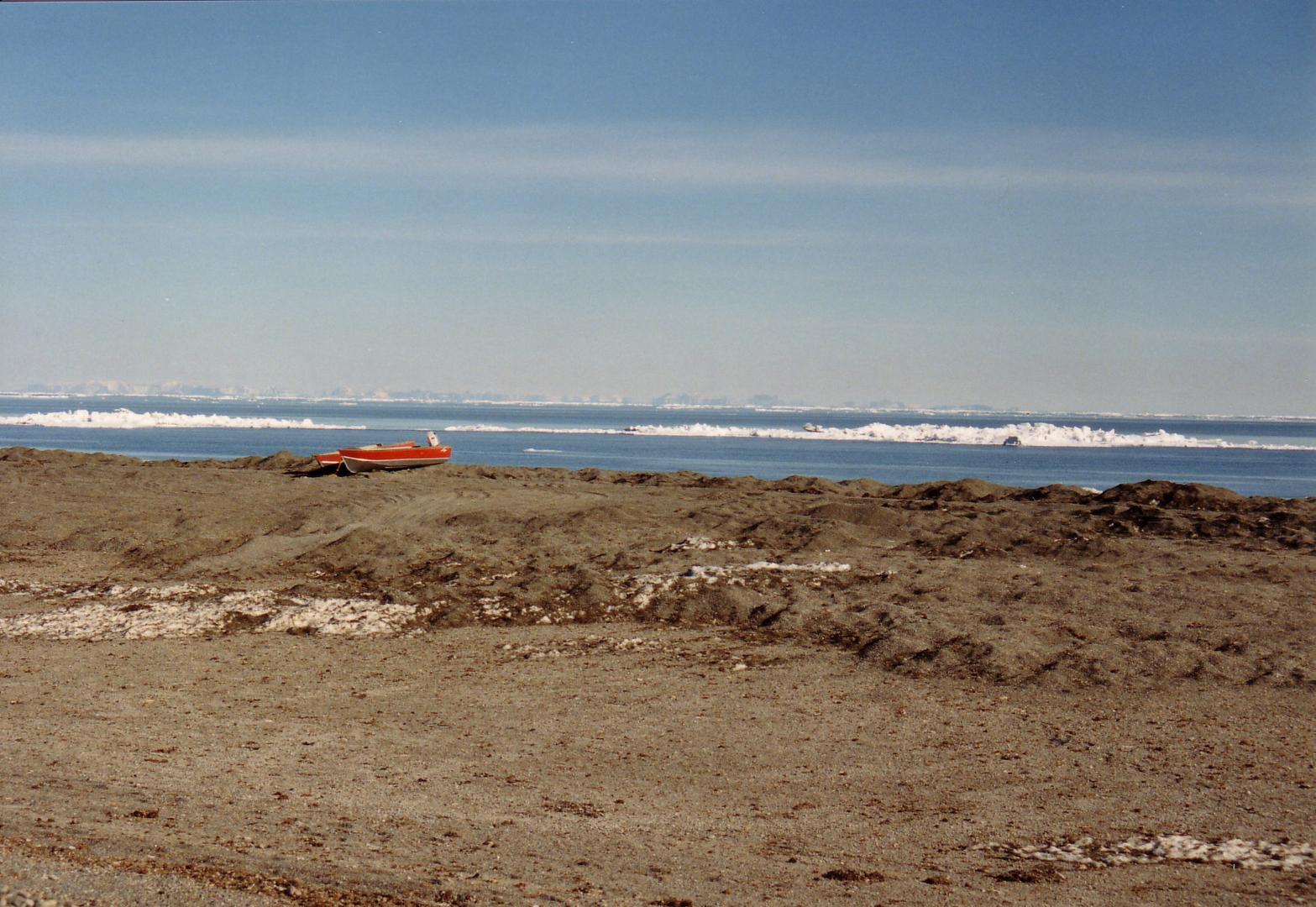 Fotografie vom Strand in Gambell im Sommer